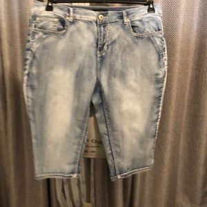 Capri Jeans